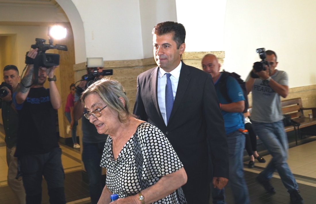 Съдът даде ход на делото срещу Кирил Петков във връзка с ареста на Бойко Борисов