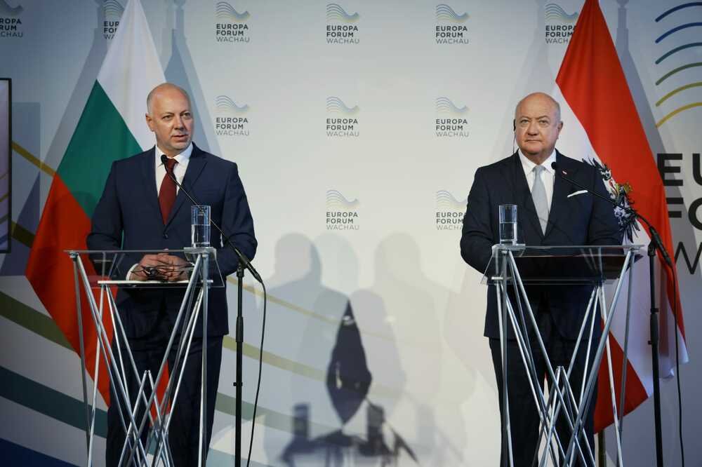 Желязков и австрийският канцлер обсъдиха приемането на България в Шенген и напрежението в Близкия изток