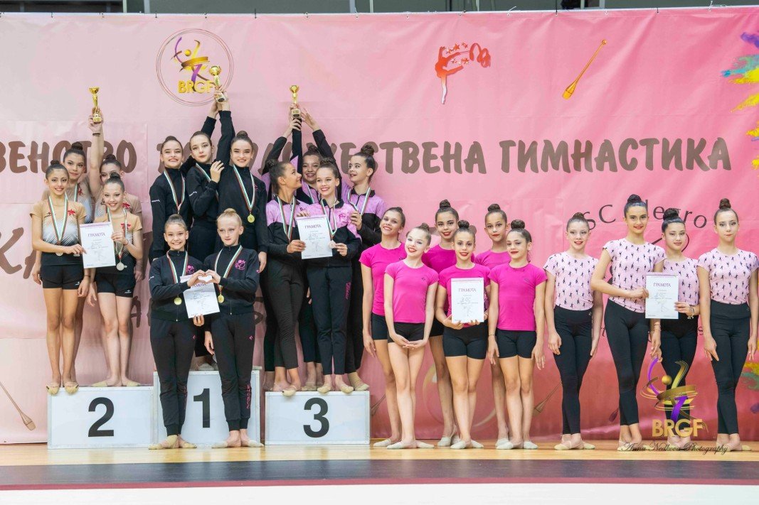 нюанс нса завоюва две титли държавното първенство ансамбли шумен
