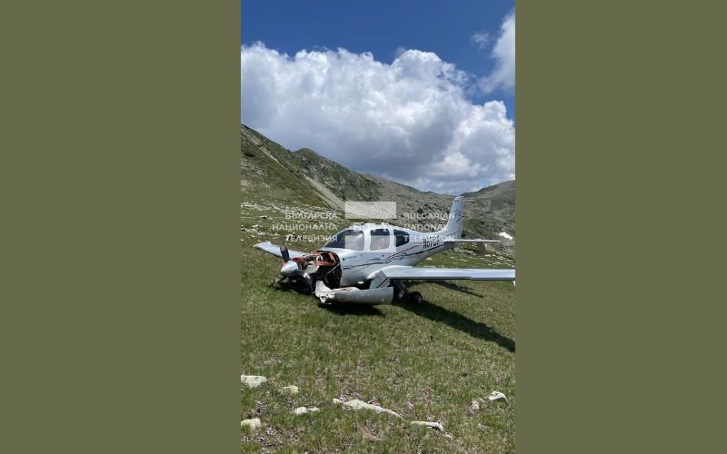 Проблем с двигателя е причината за аварийното кацане на самолет в Пирин