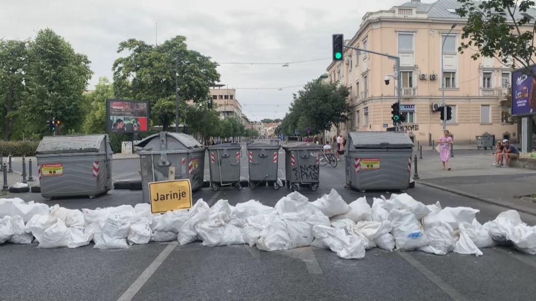 От специалните ни пратеници: Новата фаза на протестите в Сърбия - ден шести