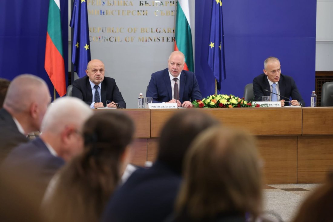 Премиерът: Нито едно дете не трябва да бъде оставено извън образователната система