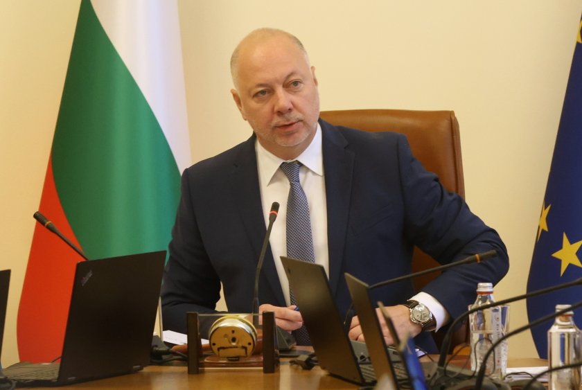 премиерът желязков без почивка правителството лятото
