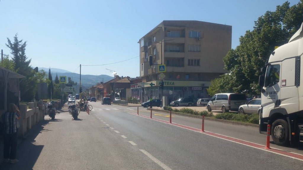 Новата светофарна уредба в Кресна: надежда за безопасно преминаване и по-малко задръствания
