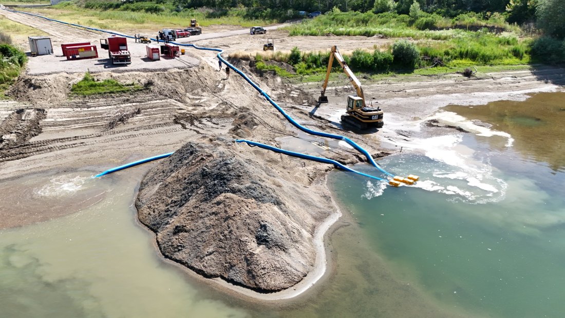 Езерото Сребърна пресъхва заради жегите