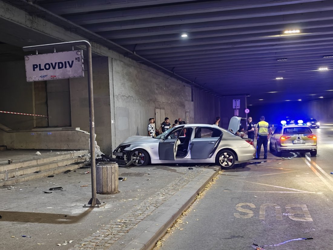 Няма опасност за живота на пострадалия при катастрофата на автобусна спирка в Пловдив