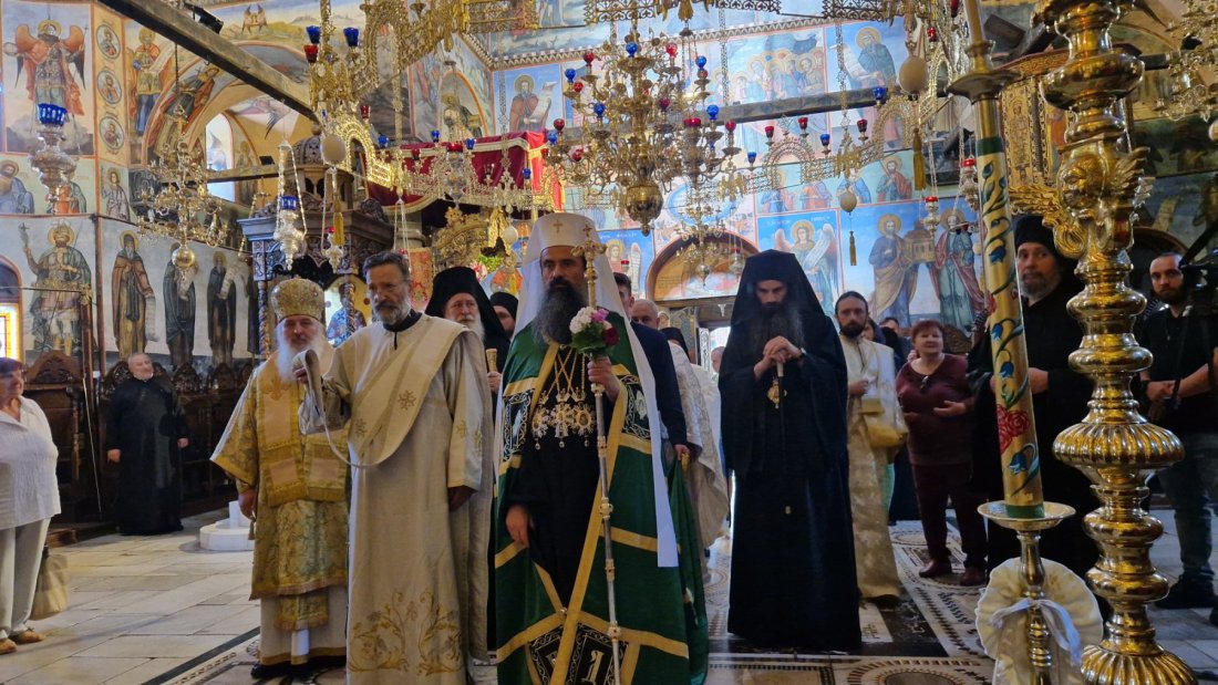 Патриарх Даниил отслужи Божествена света литургия в Бачковския манастир