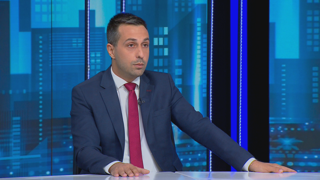 Деян Николов, "Възраждане": Това правителство трябва да си ходи час по-скоро