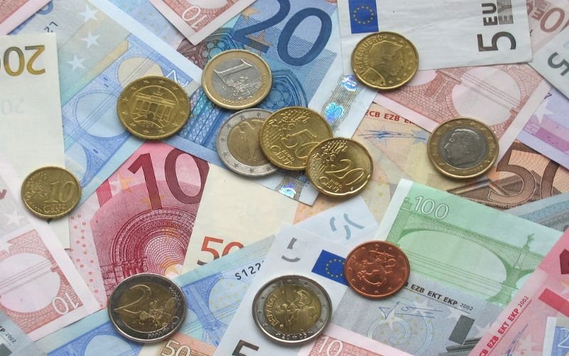 Подуправителят на БНБ прогнозира още едно вдигане на кредитния рейтинг