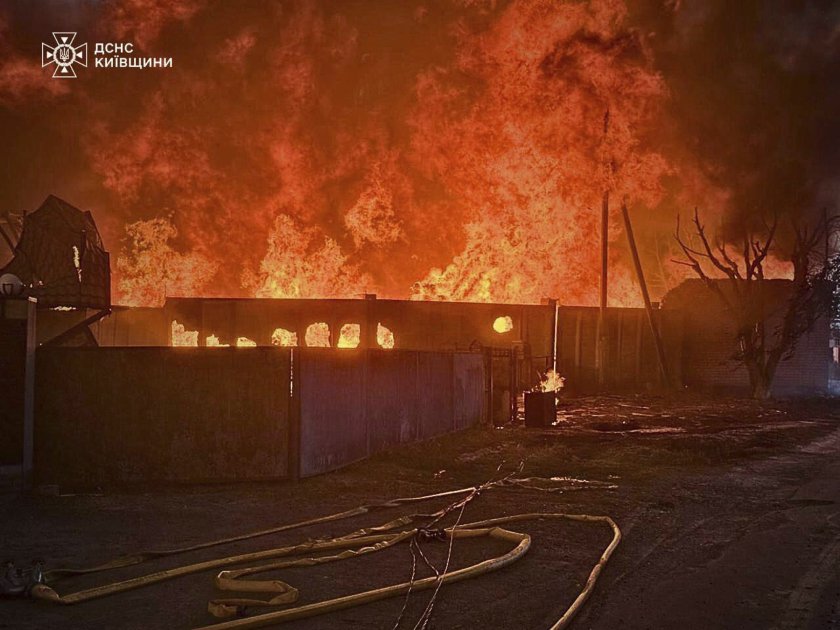 Украйна беше подложена на най-масираната руска атака от началото на войната, Полша вдигна изтребители по тревога