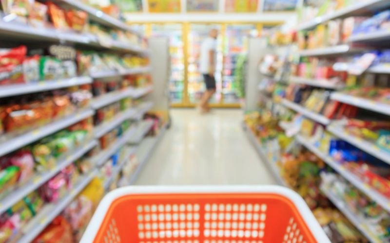 Потребителската кошница е поевтиняла с 1 лев за седмица - купуваме по-евтини краставици