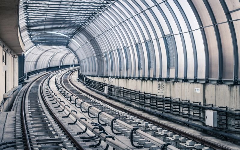 Спират метрото между станциите "Сливница" и "Обеля"