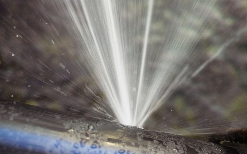 Суша и течове: Над 100 000 българи вече живеят на воден режим