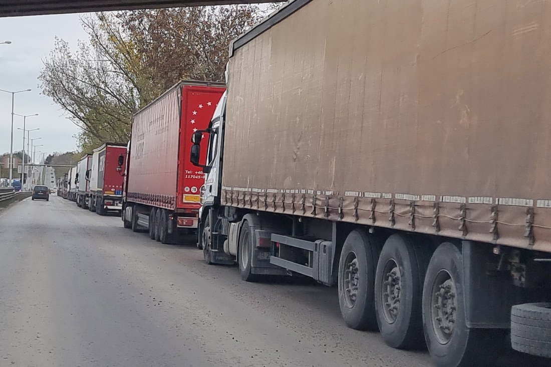 Заради жегите ограничават движението на камиони над 20 тона