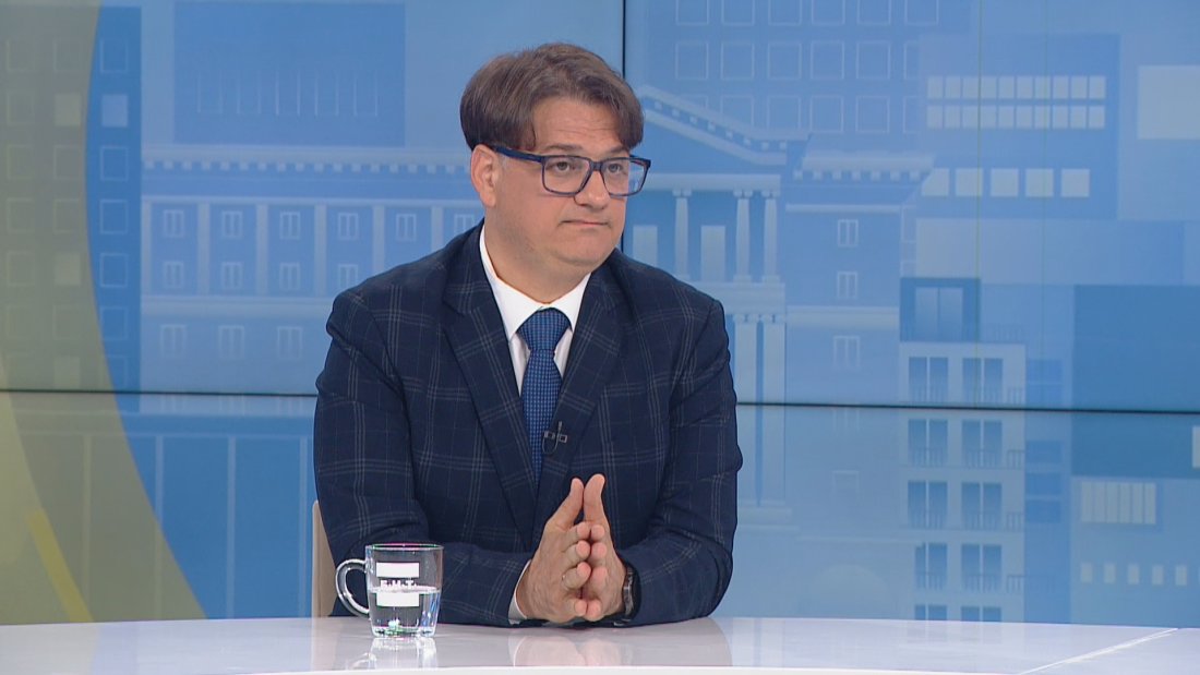 Мариан Бачев: Бюджетът на театрите, оперите и филхармониите не е намален