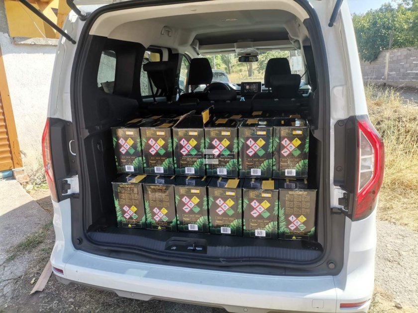 1 тон райски газ заловиха служители на ГДБОП