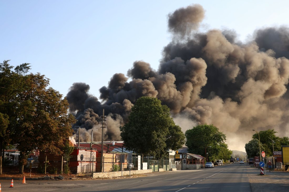 Частично бедствено положение в община Средец заради пожара в цех за пластмаса
