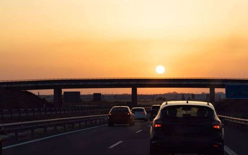 Горещи съвети за лятото: Как да подготвим автомобила си за дълъг път