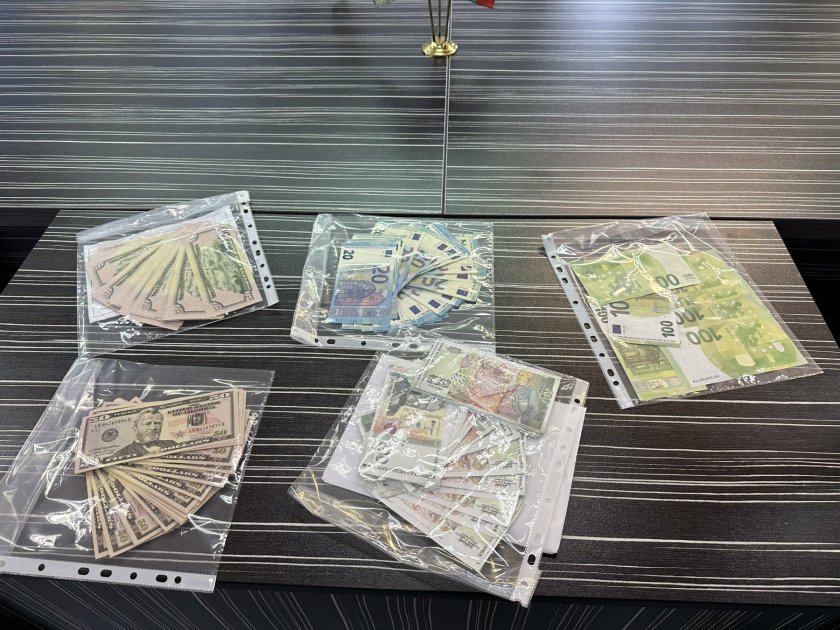 Групата, задържана за разпространение на фалшива валута, не я е печатала в България
