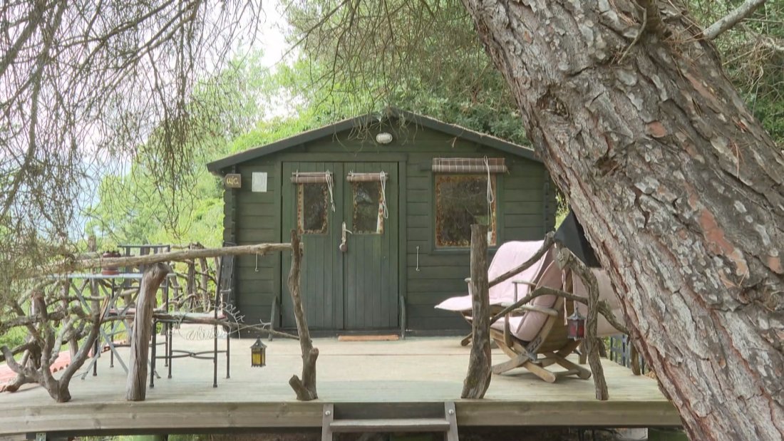 Дълбоко във Френските Алпи: Енергийно независими къщички привличат туристи