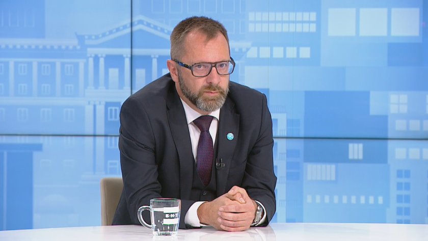 Шефът на АПИ: Постъпих отговорно като не си подадох оставката