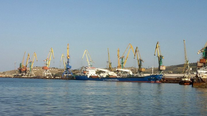 кораби крадат зърно украйна