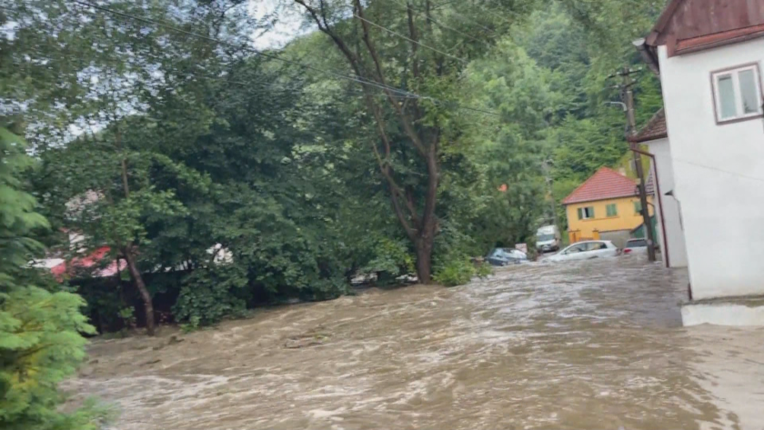 След Хърватия наводнения и в Централна Румъния