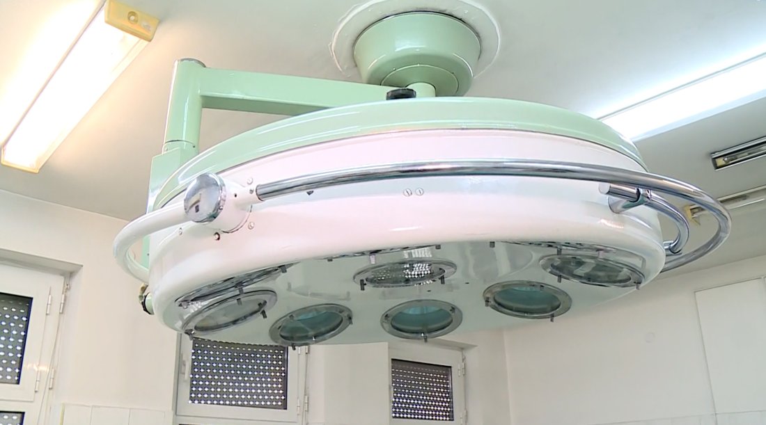 В операционната &ndash; лампи на 40 г., в родилното &ndash; кувьози от миналия век: Общинската болница в Пловдив чака решение за модернизация