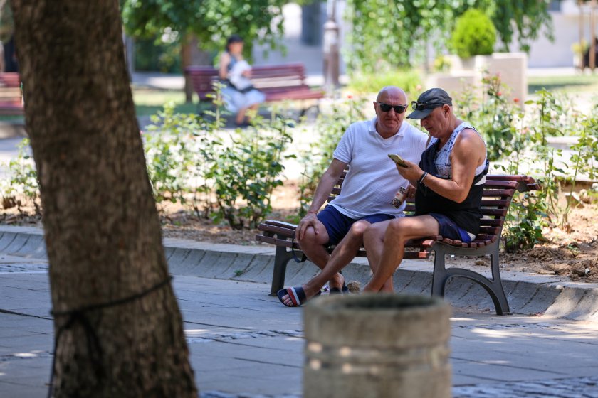 Започва изплащането на пенсиите за август