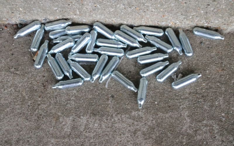 Заловиха голямо количество райски газ в столично заведение