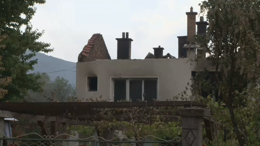 След пожара в Трънско: Пострадалите очакват обезщетения за домовете си