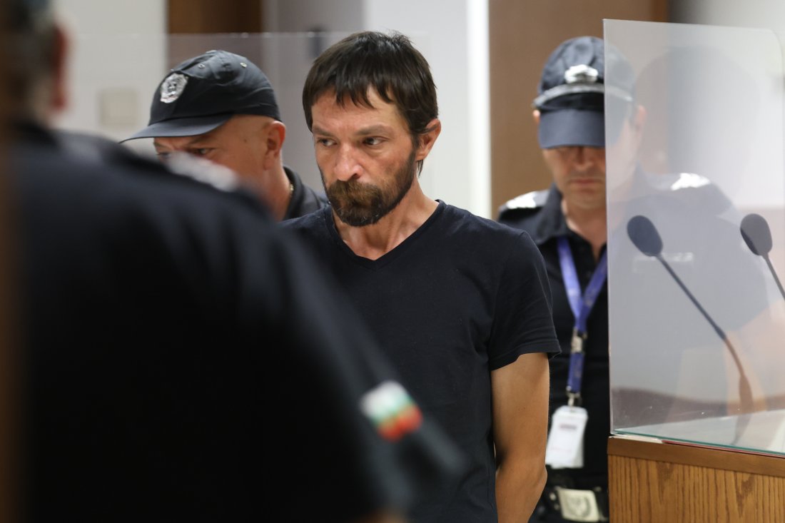 софийският районен съд остави постоянно ареста мъж подаде фалшив сигнал взривоопасно устройство самолет