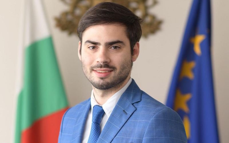 областният управител софия твърденията масова продажба грубо изопачаване програмата държавни имоти