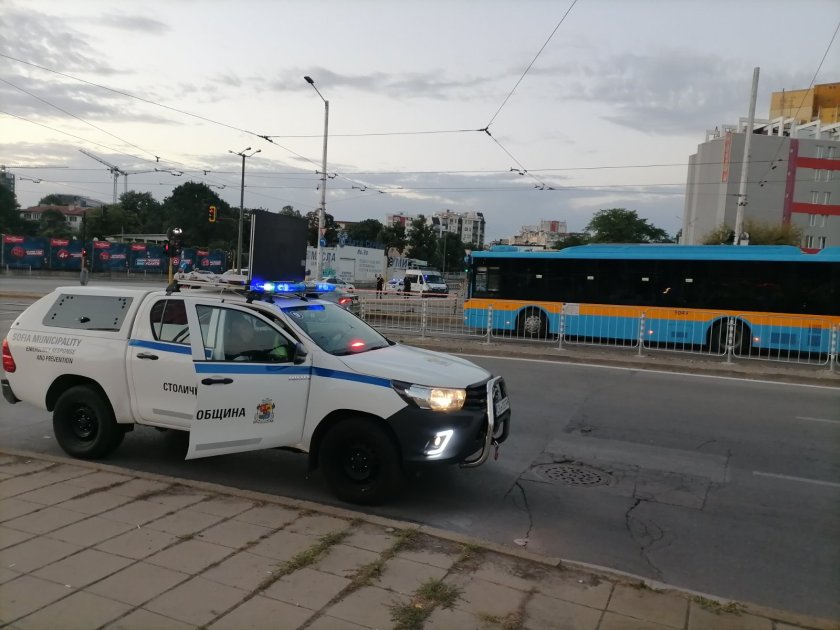 Тежка катастрофа между автомобил и автобус на градския транспорт в София