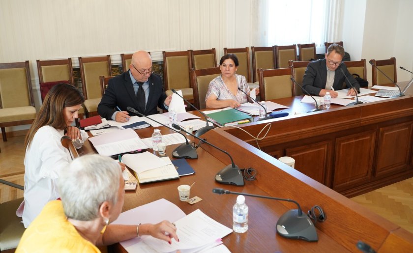 процедурата избор състав комисията противодействие корупцията продължава