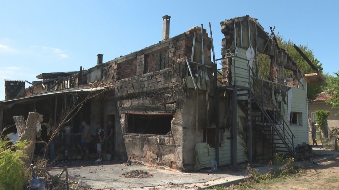 Вълна от съпричастност в помощ на семейство, останало без дом след пожар