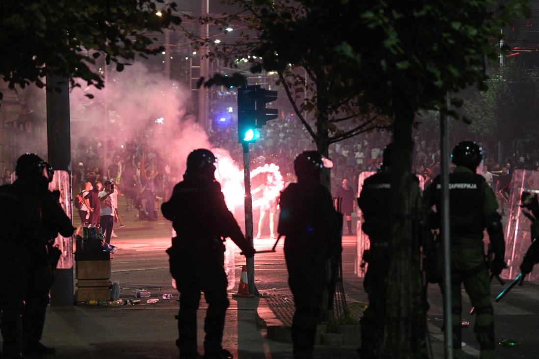 Антиправителствените протести в Сърбия ескалираха с безредици и сблъсъци