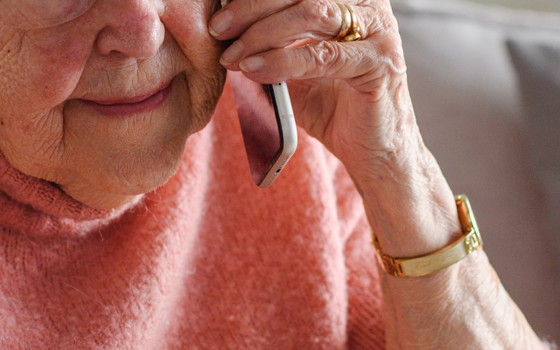 мними полицай служител енергото измамиха 500 лева жена хасково