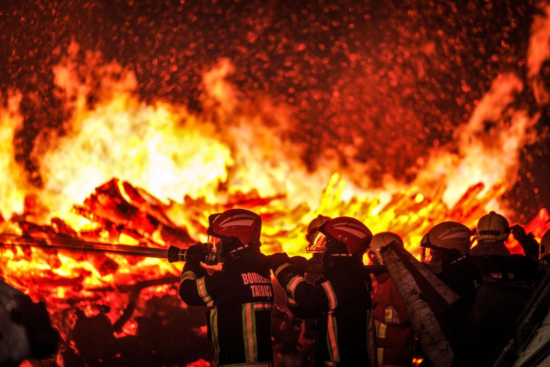 Пожарите в Испания са изпепелили 400 000 хектара земя