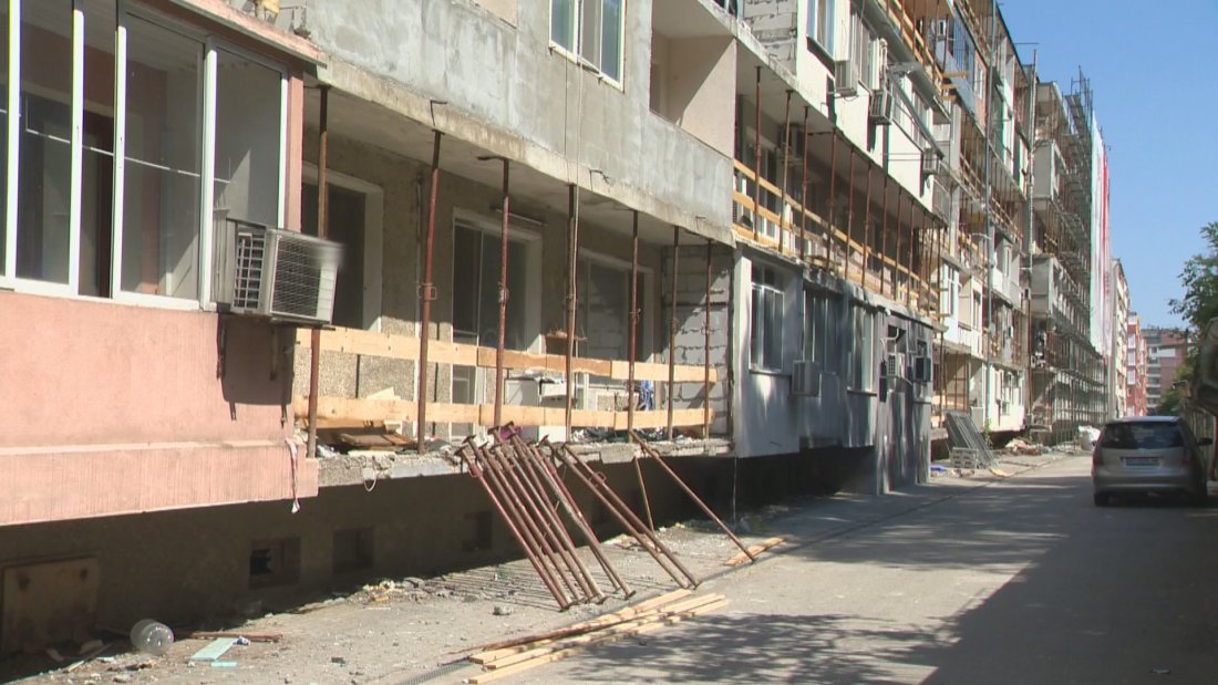 След репортаж на БНТ: Община Свищов наложи санкции на строителната и надзорната фирми за блок без тераси