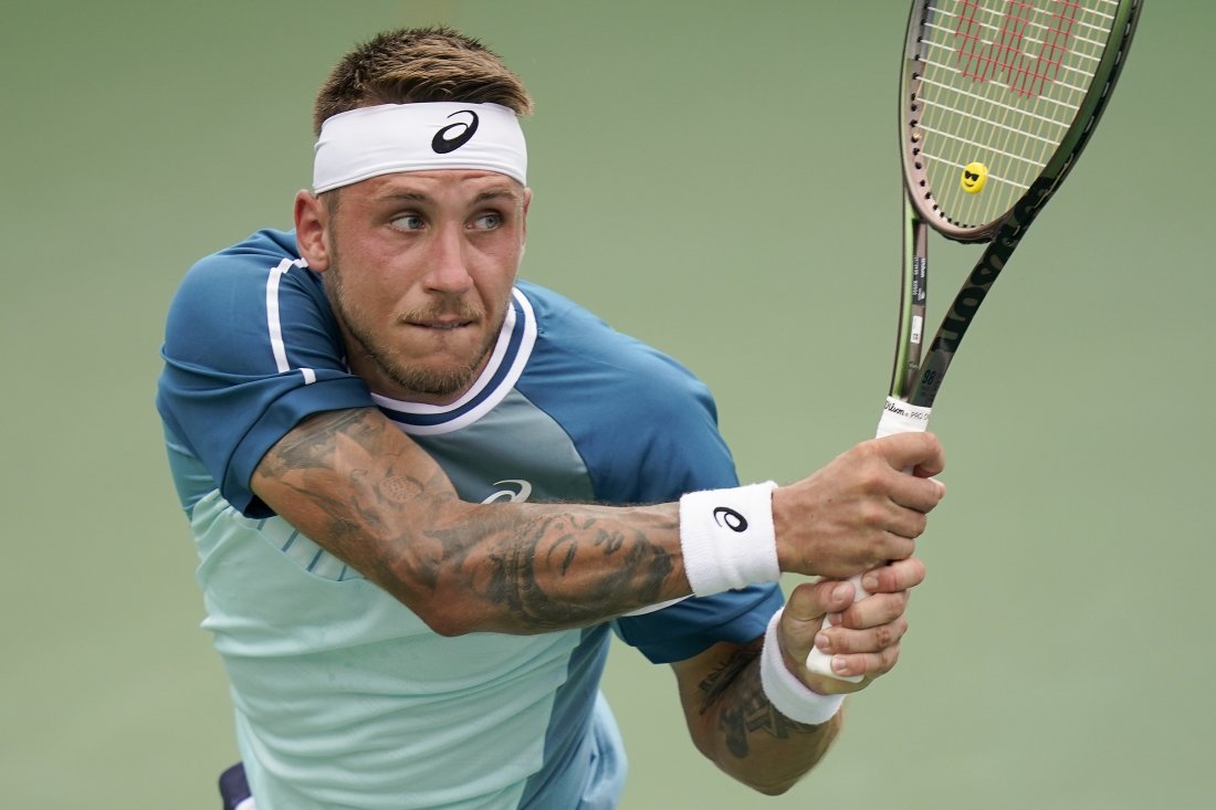 алекс молчан триумфира тенис турнира софия