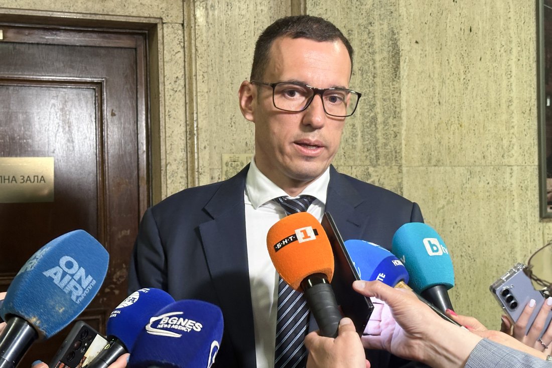 Кметът на София обвини МРРБ, че бави плащания от програмата за общинско финансиране