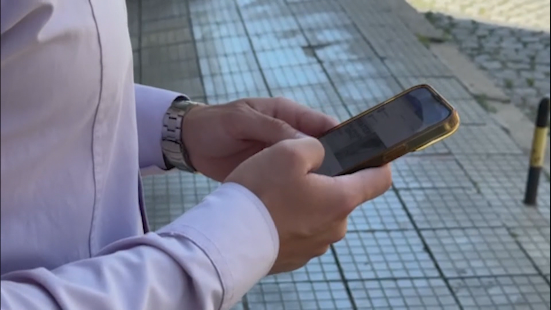 Мъж е получавал заплахи за живота си, след като е въвлечен в телефонна измама