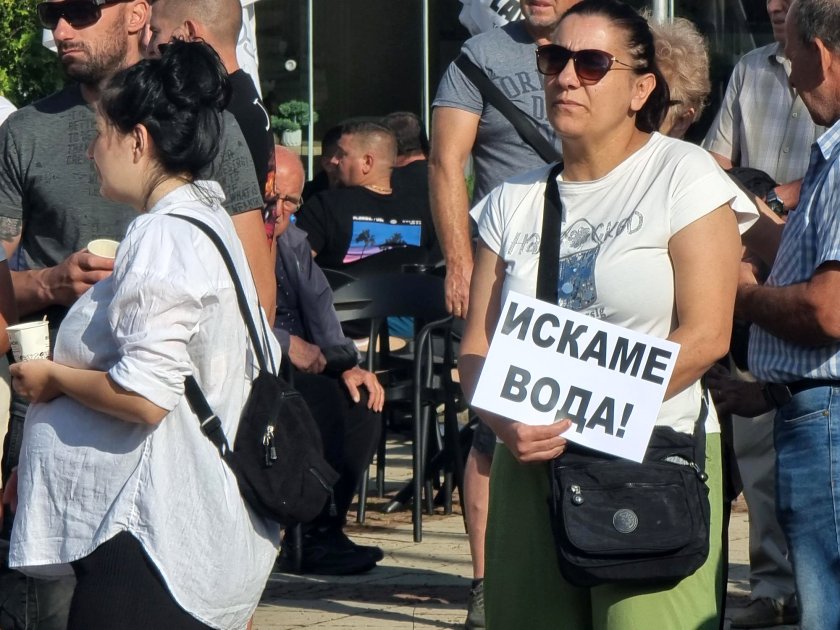 "Докога да се молим за вода": След повече от 20 години - инвестират във водопреносната мрежа на Самораново