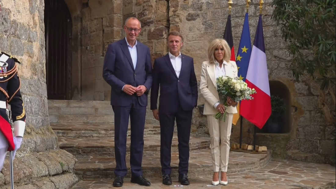 Среща на високо ниво: Макрон приема Мерц в лятната си резиденция