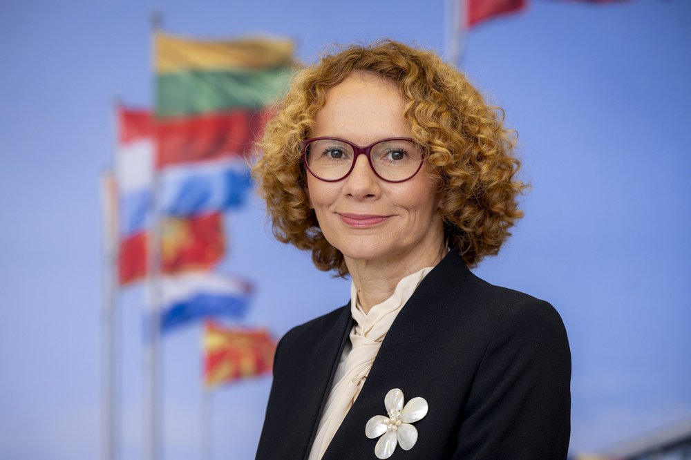 Заместник генералният секретар на НАТО Радмила Шекеринска пристига в България