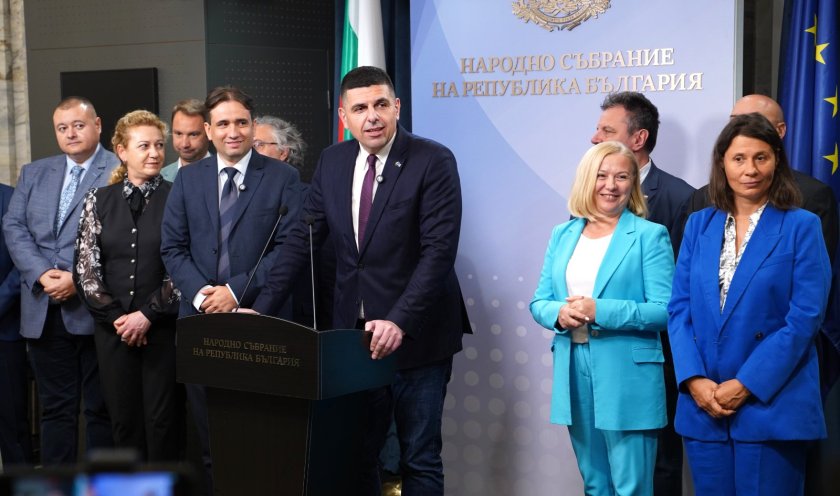 искат оставката вицепремиера зафиров заради посещението китай