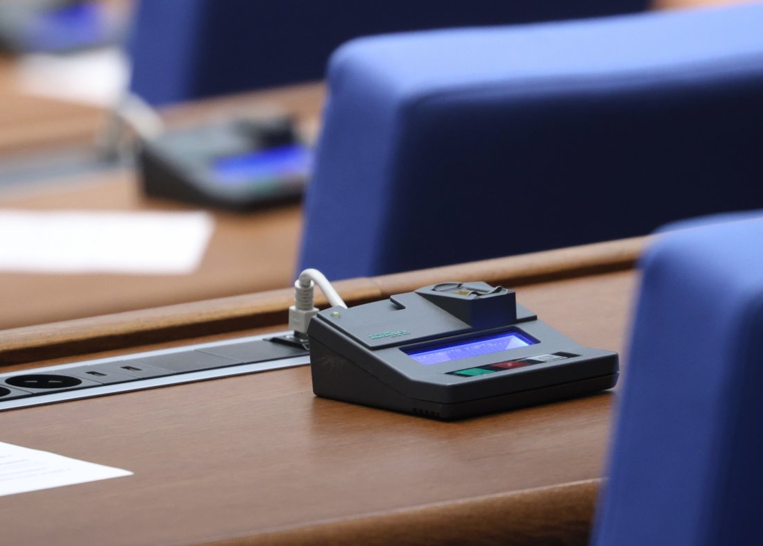 парламентът задължи министерския съвет две седмици сформира национален борд водите