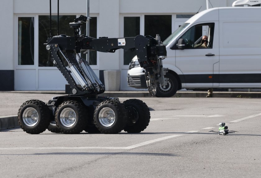 Демонстрация на МВР: Спецслужбите обезвредиха дрон над "Младост"