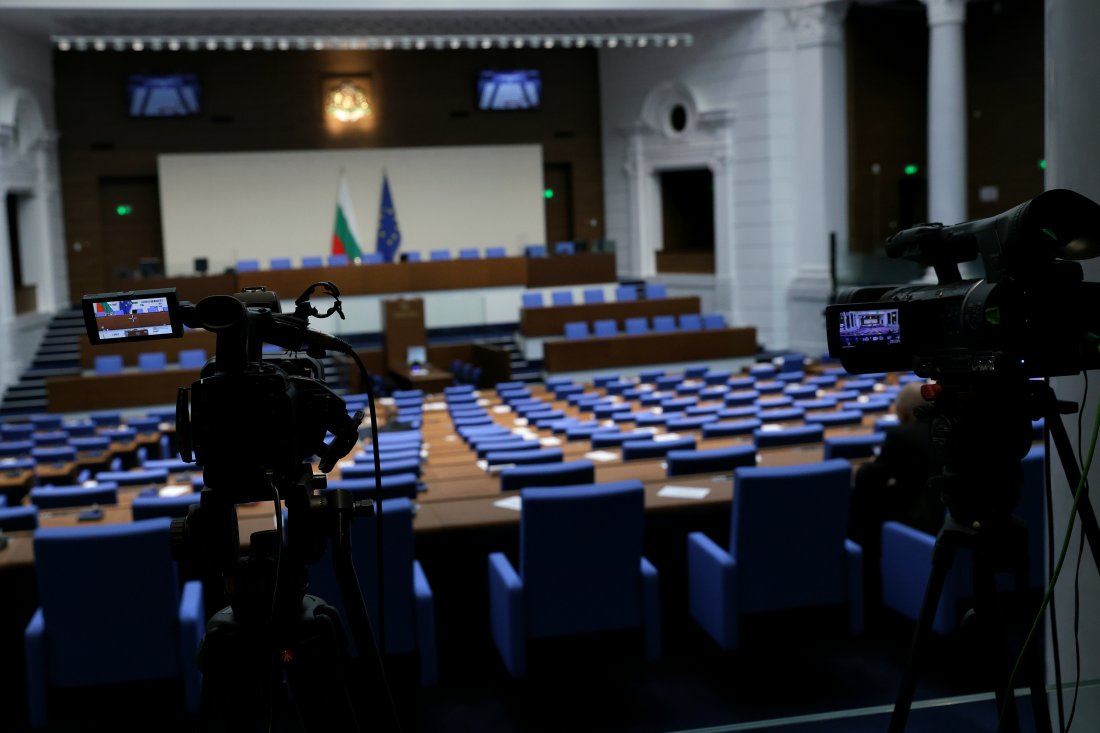 В НС попитаха премиера в качеството на какъв Атанас Зафиров е на посещение в Китай